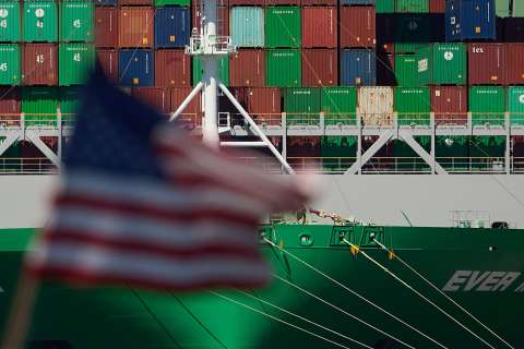 Guerra de aranceles: entró en vigor medida del 10 % sobre importaciones a EE. UU.