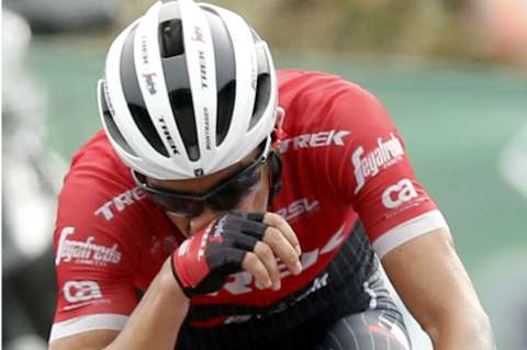 Alberto Contador entre lágrimas: "No puede haber una despedida mejor"
