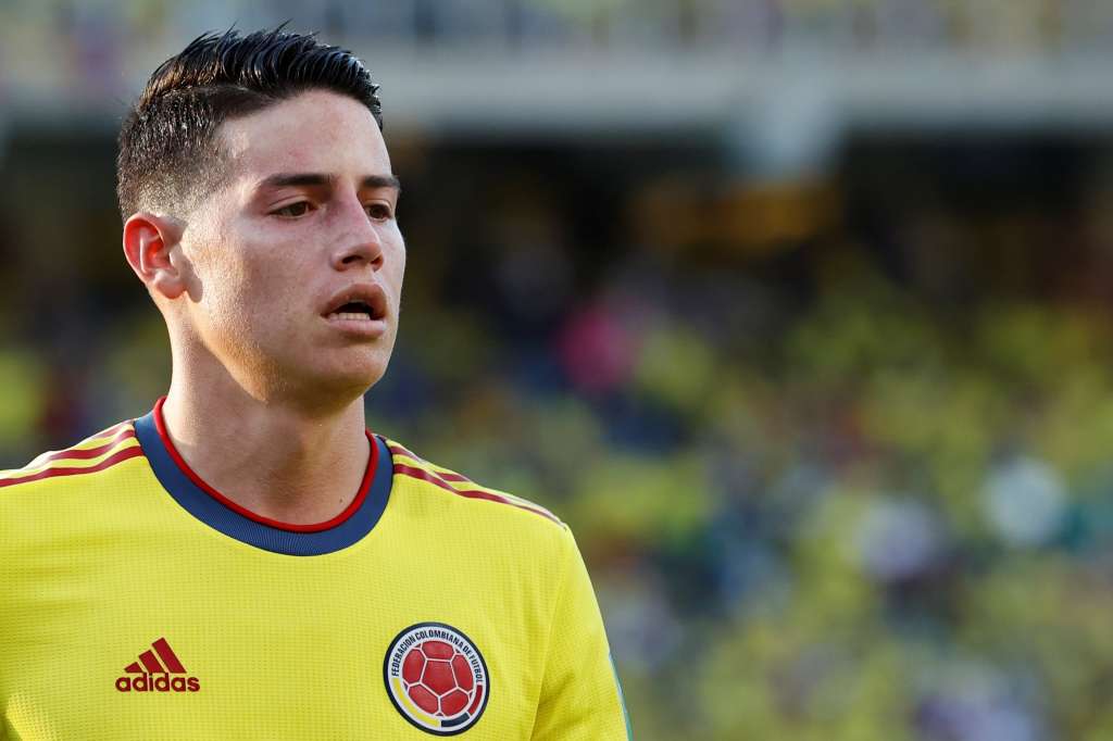 AMDEP5515. BARRANQUILLA (COLOMBIA), 28/01/2022.- James Rodríguez de Colombia hoy, en un partido de las eliminatorias sudamericanas para el Mundial de Catar 2022 entre Colombia y Perú en el estadio Metropolitano en Barranquilla (Colombia). EFE/Mauricio Dueñas Castañeda