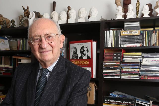 Presentación del libro “El día a día en la Literatura” por Manuel Drezner desde la Filbo.