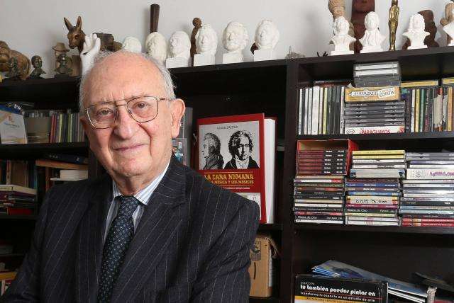 Presentación del libro “El día a día en la Literatura” por Manuel Drezner desde la Filbo.