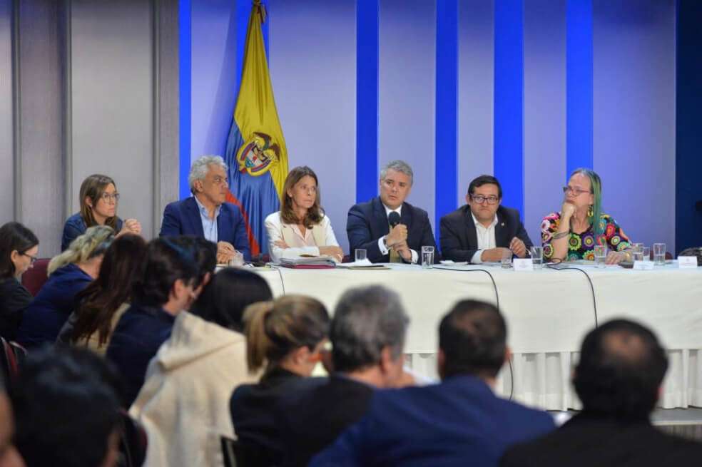 Biólogos, ecólogos y organizaciones ambientalistas que se reunieron en la Casa de Nariño para hablar con el presidente, Iván Duque, sobre los temas ambientales que aquejan al país. / Presidencia de la República