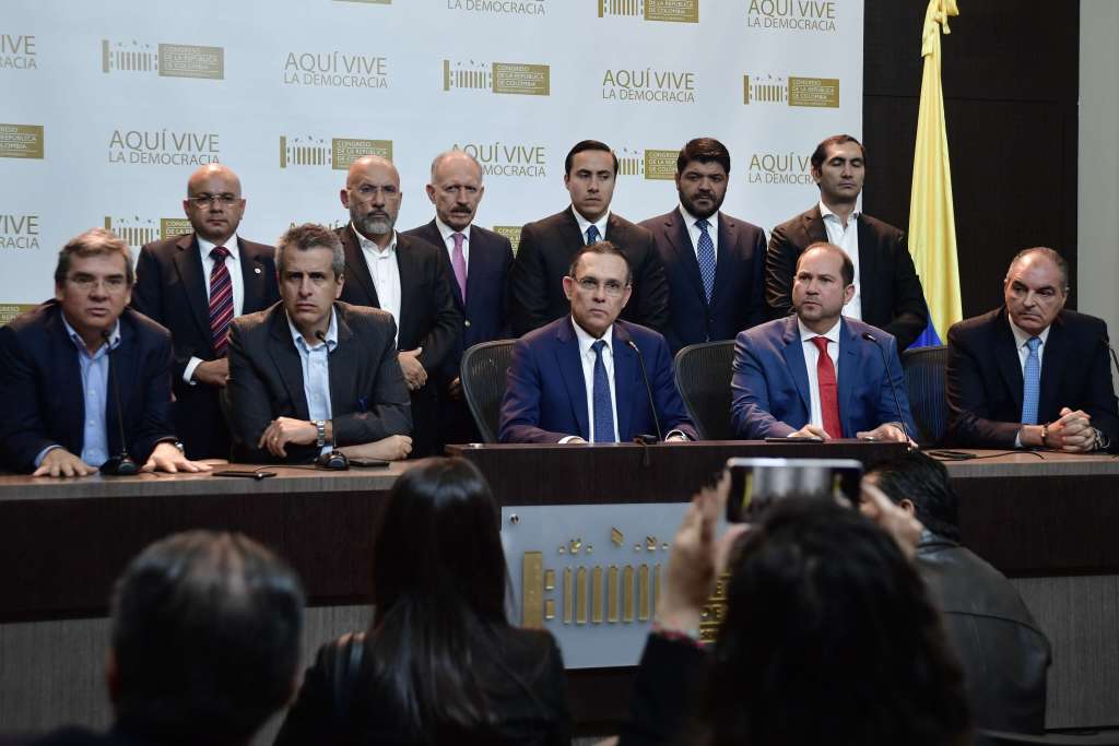 Los miembros de los partidos que firmaron el acuerdo político se salieron de la plenaria para no votar las objeciones. / Óscar Pérez - El Espectador