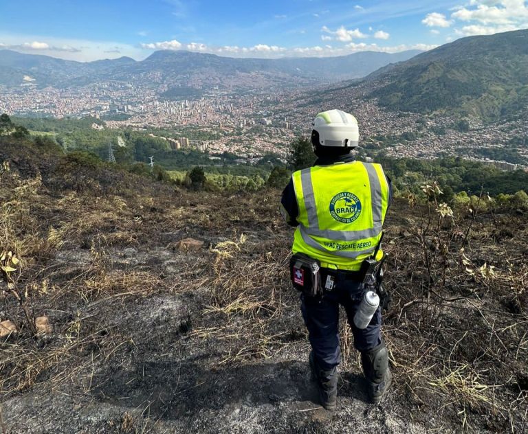 Incendio en Medellín: después de tres días logran controlar las llamas