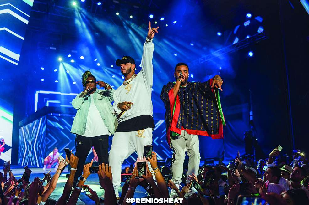 Zion y Lennox junto a Anuel AA
