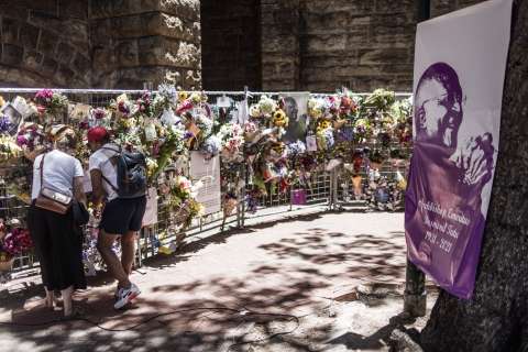 Con segundo día de capilla ardiente, Sudáfrica rinde honor a Desmond Tutu