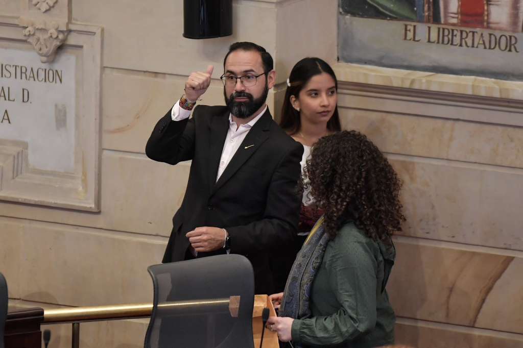 Andrés Camacho, ministro de Minas, durante votación de moción de censura en la Cámara de Representantes, el 14 de agosto de 2024.