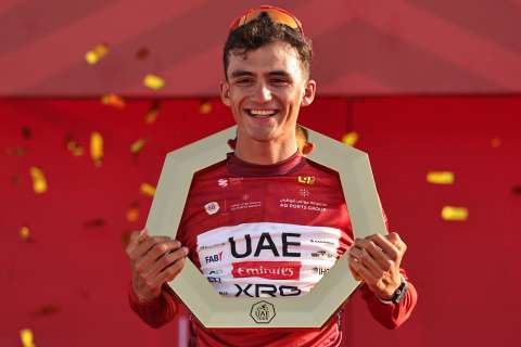 Isaac del Toro empezó con todo la temporada: hizo historia para México al ganar el UAE Tour