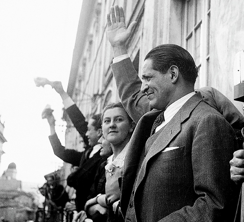 Jorge Eliecer Gaitan (9)
