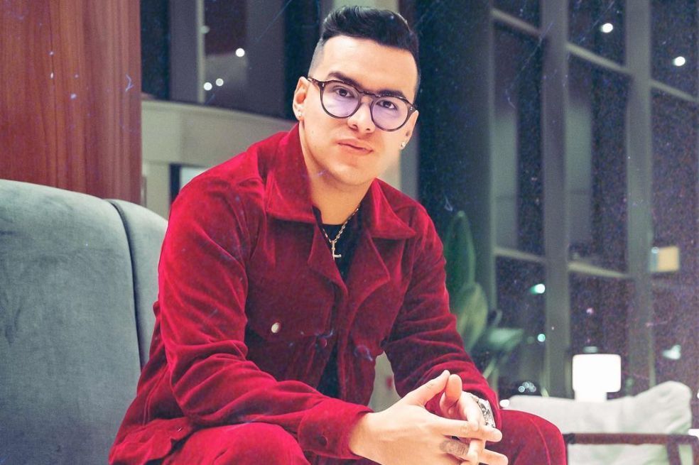 El cantante de música popular, Yeison Jiménez, preocupó a sus fanáticos anunciando, a último momento, que ingresaría al quirófano.