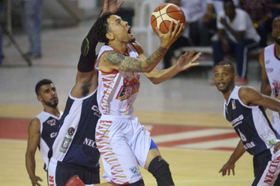 Fastbreak venció a Cóndores en el segundo partido de la semifinal y aseguró su pasó a la final del torneo. / DPB