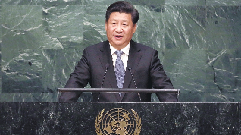 Unos llaman "posición incómoda", otras personas "cautela", a la postura de China en medio de la guerra. El presidente chino, Xi Jinping, ante la ONU. / AP