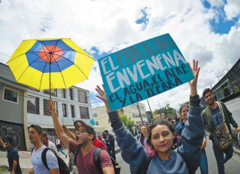 Uso de hidrocarburos o sostenibilidad, el tire y afloje en el que se debate la salud del planeta