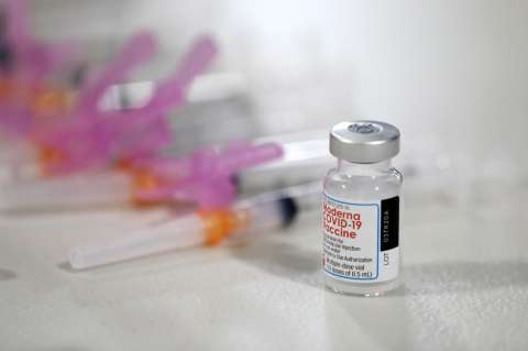 Coronavirus: Moderna asegura que su vacuna es “altamente efectiva” en adolescentes
