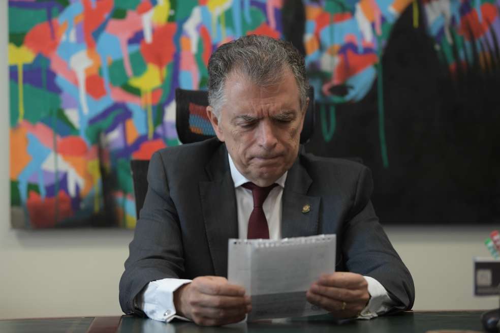 El magistrado Germán Bula asegura que las altas cortes no están de acuerdo en crear un tribunal de aforados y piden más presupuesto para la rama judicial. / Gustavo Torrijos