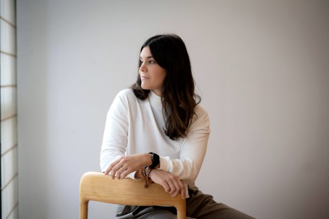 El nuevo libro de Elvira Sastre une la fotografía con la poesía para resistirse al olvido