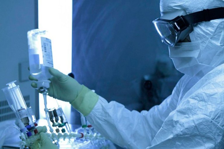 Más de 800 mujeres mueren al año en Colombia por cáncer de ovario