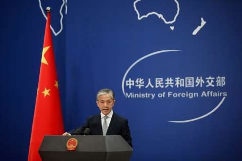 ¿Por qué científica china se esconde del FBI en consulado de su país en San Francisco?