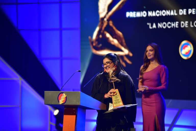 Elizabeth Otalvaro, con su columna de Mutante sobre "la Bichota", se llevó el premio de Opinión.
