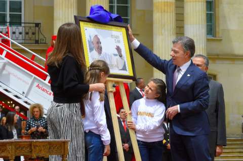 En fotos: la instalación de la visita del papa Francisco a Colombia