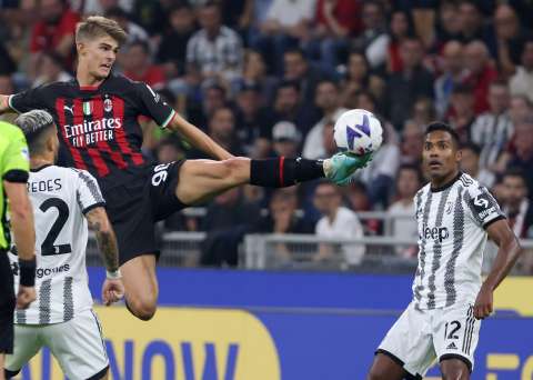 Milan no pierde de vista la punta de la Serie A: venció a Juventus en San Siro