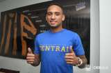 Jarlan Barrera fue presentado como nuevo jugador de Rosario Central