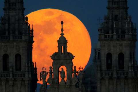 La Superluna, el fuerte invierno y otros acontecimientos, en nuestras fotos de la semana