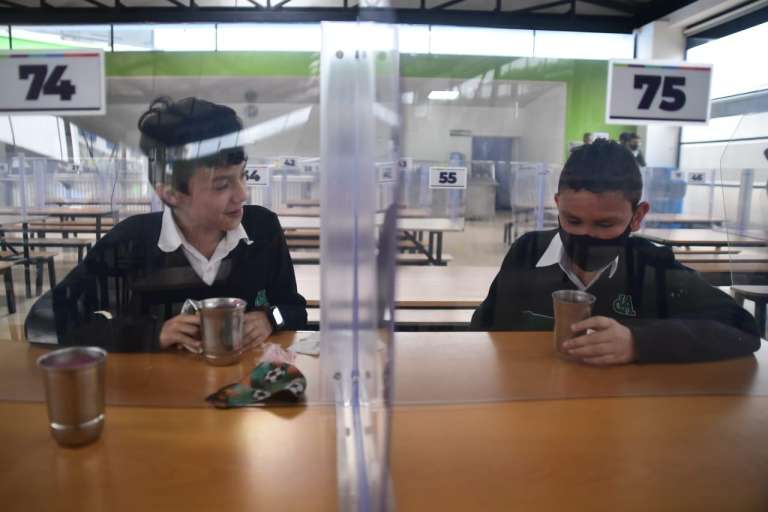 Sin embargo, las instituciones alistaron de manera anticipada un plan de protocolos estricto con el fin de garantizar el distanciamiento.