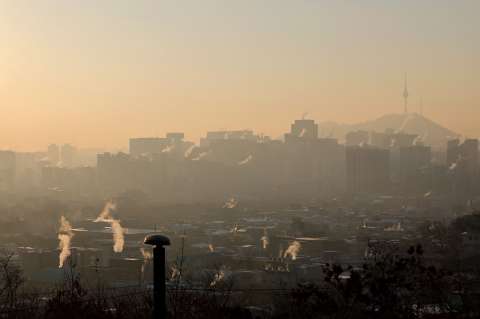 Contaminación en el aire estaría relacionada con arritmias cardíacas
