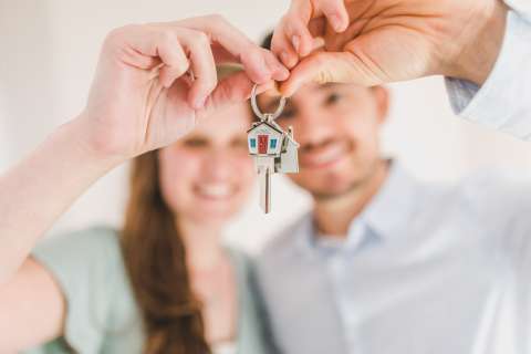 ¿Qué son los influencers inmobiliarios y cómo sirven para ganar dinero en casa?