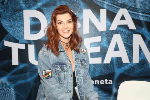 Carolina Cruz y más famosos donan sus jeans en pro de la conservación del planeta.