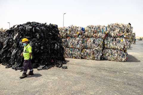 Emiratos Árabes Unidos, rico en petróleo, quemará basura para generar energía