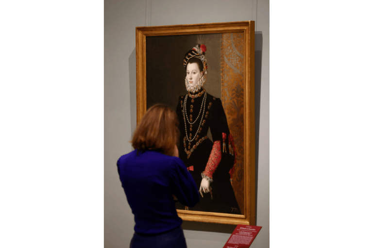 Retrato de la reina Isabel de Valois, de Juan Pantoja de la Cruz. Este mes, la pinacoteca cumplió 203 años y lo celebró con la entrada gratuita durante toda la jornada (sábado 10 de diciembre) tanto a su colección como a las exposiciones temporales.