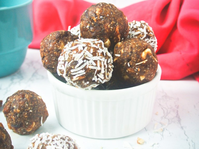 La receta para preparar unas crujientes bolitas de avena y chocolate