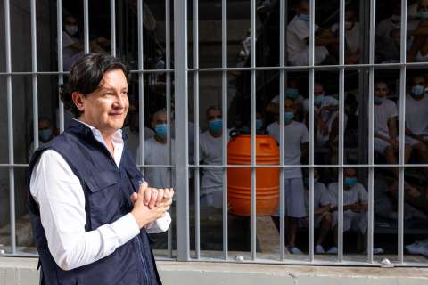 “Admiro a Bukele”: colombiano que es comisionado de los DD. HH. en El Salvador