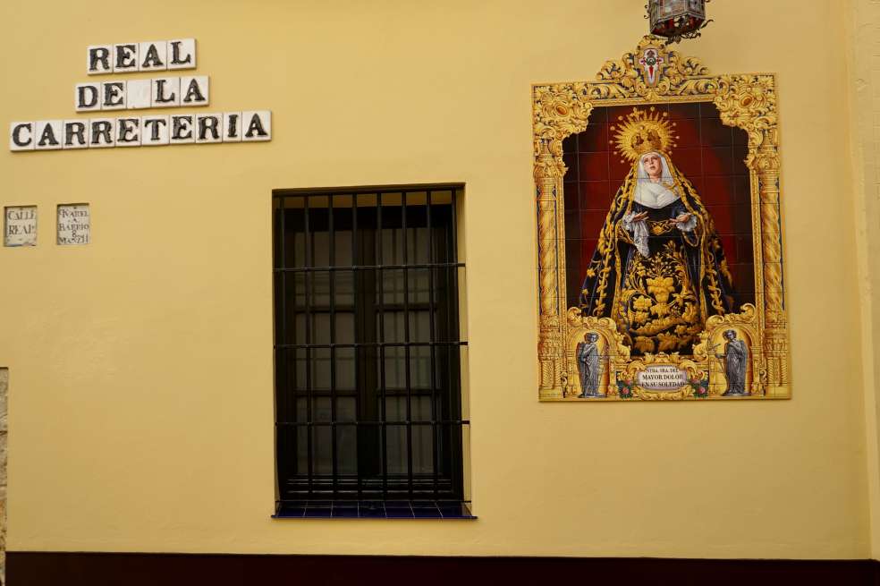 En una calle de Sevilla, España.