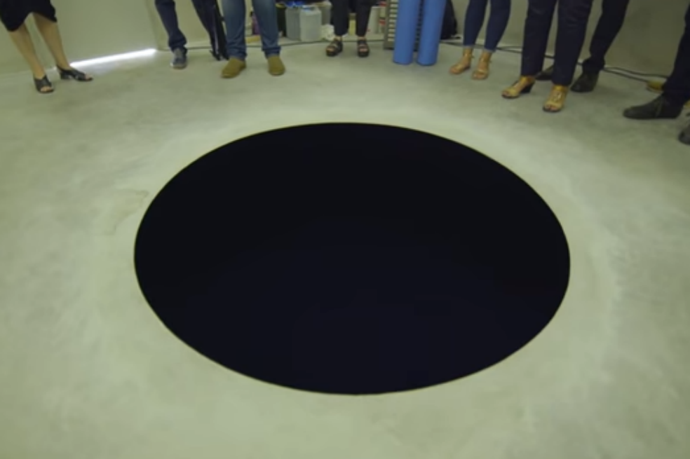Así se observa la obra de Anish Kapoor. / Captura de pantalla de Twitter