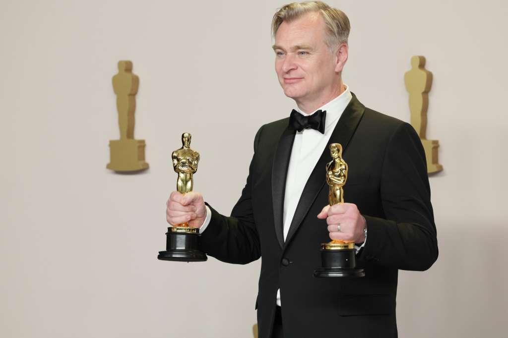 Los Angeles (United States), 11/03/2024.- Christopher Nolan, winner of the Best Directing award and the Best Picture award for 'Oppenheimer,' poses with his Oscars in the press room during the 96th annual Academy Awards ceremony at the Dolby Theatre in the Hollywood neighborhood of Los Angeles, California, USA, 10 March 2024. The Oscars are presented for outstanding individual or collective efforts in filmmaking in 23 categories. EFE/EPA/ALLISON DINNER