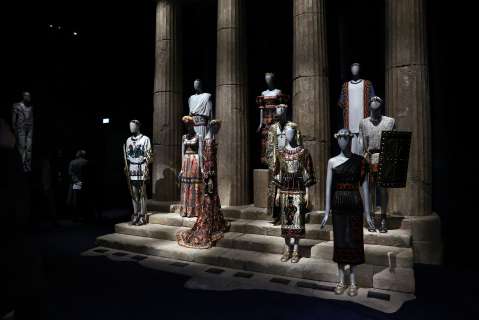 “Du coeur à la main”, la exposición de más de 200 piezas de Dolce&Gabbana en París