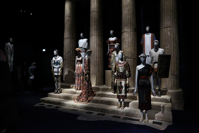 “Du coeur à la main”, la exposición de más de 200 piezas de Dolce&Gabbana en París