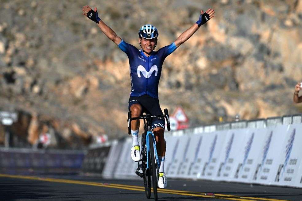 Einer Rubio celebra su victoria en el UAE Tour.