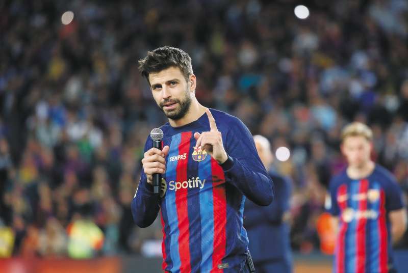 BARCELONA, 05/11/2022.- El defensa del Barcelona Gerad Piqué, al término del encuentro de la decimotercera jornada de LaLiga entre el FC Barcelona y el UD Almería disputado este sábado en el Camp Nou, en Barcelona. EFE/Marta Pérez