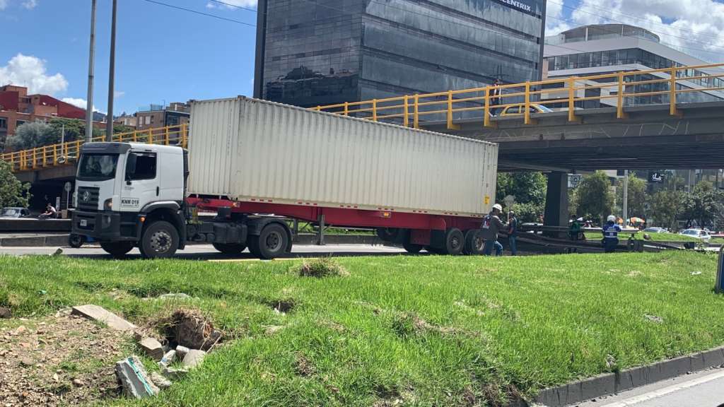 Al parecer se trataría del desprendimiento de una de las partes inferiores.