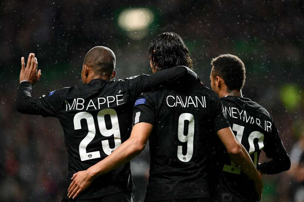 Cavani, Neymar y Mbappe anotaron cuatro de los cinco goles del PSG. / AFP