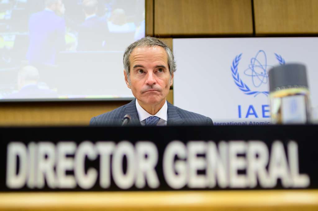 Vienna (Austria), 11/09/2023.- Rafael Mariano Grossi, Director General of the International Atomic Energy Agency (IAEA), arrives for an IAEA Board of Governors meeting at the IAEA headquarters of the UN seat in Vienna, Austria, 11 September 2023. (Viena) EFE/EPA/CHRISTIAN BRUNA