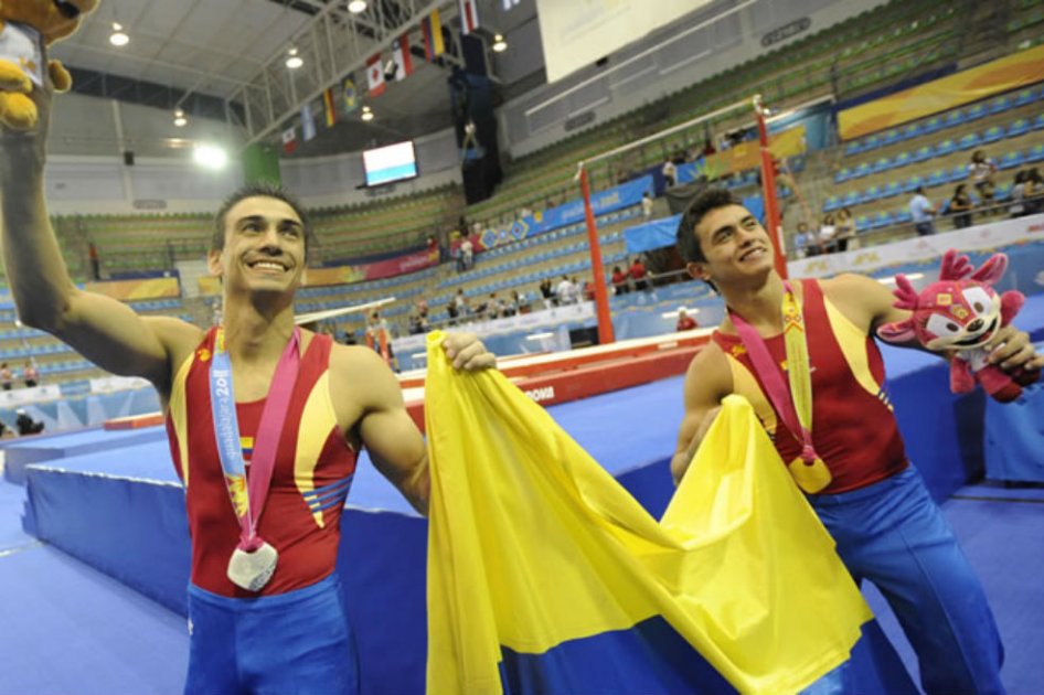 Giraldo y Calvo en una de las paradas del Campeonato Mundial de Gimnasia. Foto: Comité Olímpico
