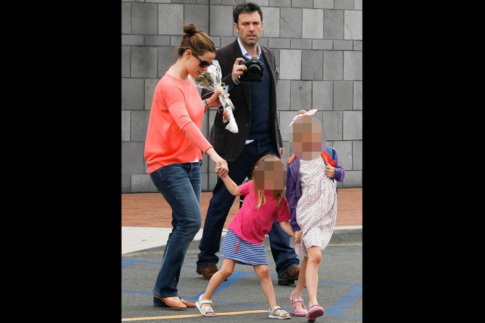 Jennifer Garner con Ben Affleck y dos de sus hijos. / Bang Showbiz