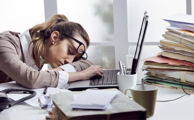 No sufras más y aplica estos 10 trucos sobre cómo quitar el sueño en la oficina fácilmente. Te enseñamos los más simples y efectivos.
