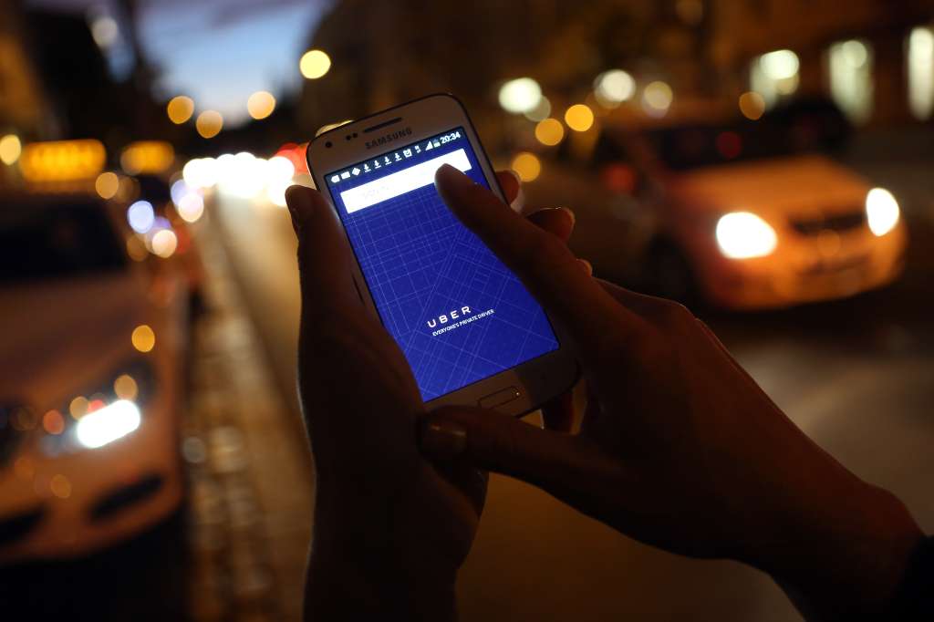 Uber files y el dilema de prohibir o regular las plataformas de transporte particular