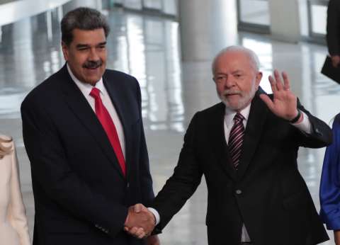 Maduro llegó a Brasilia para reunión regional de máximo nivel